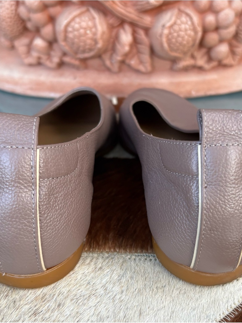 Everlane Day Glove Leather Flat in Leather - Picture 6 of 9